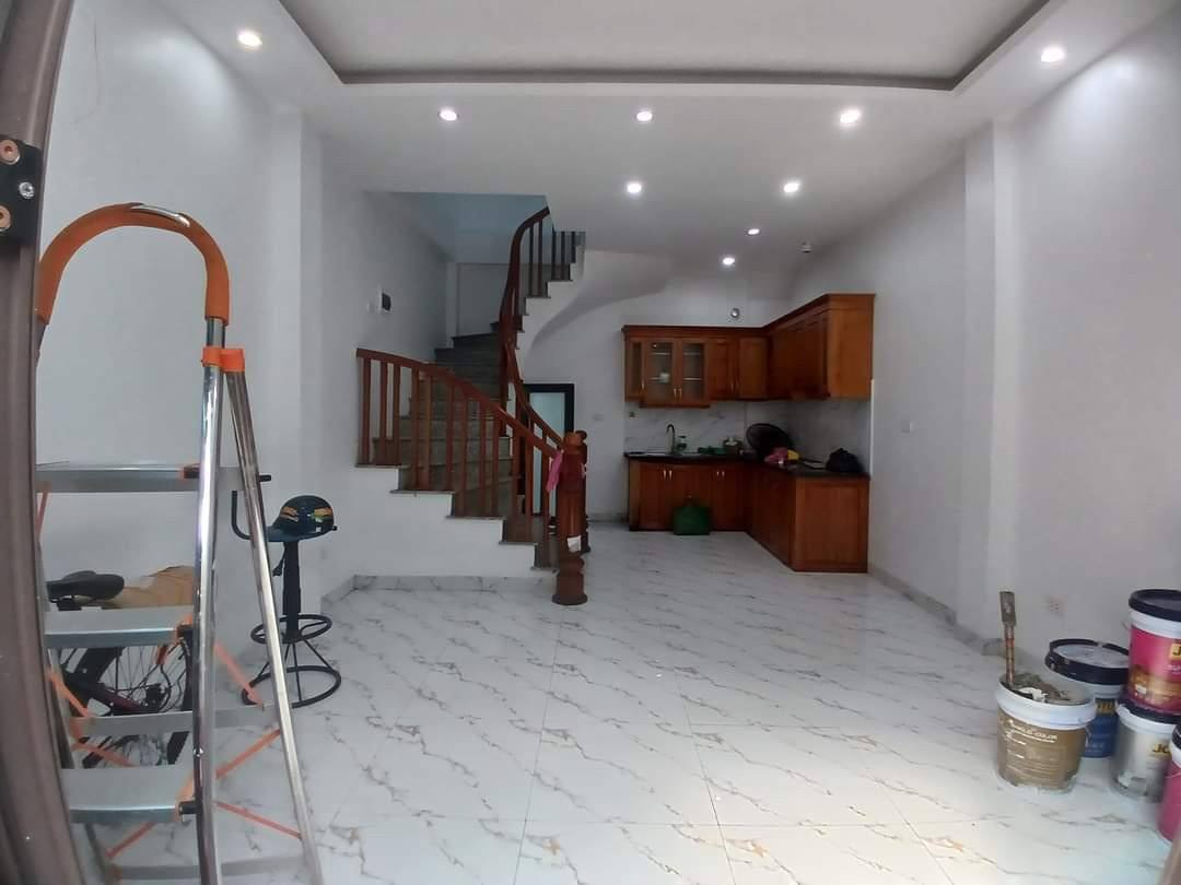 Bán nhà Trinh Lương giá 4.5 tỷ, diện tích 30.2m2, 4 tầng, mặt tiền 4.15m - Ảnh 1